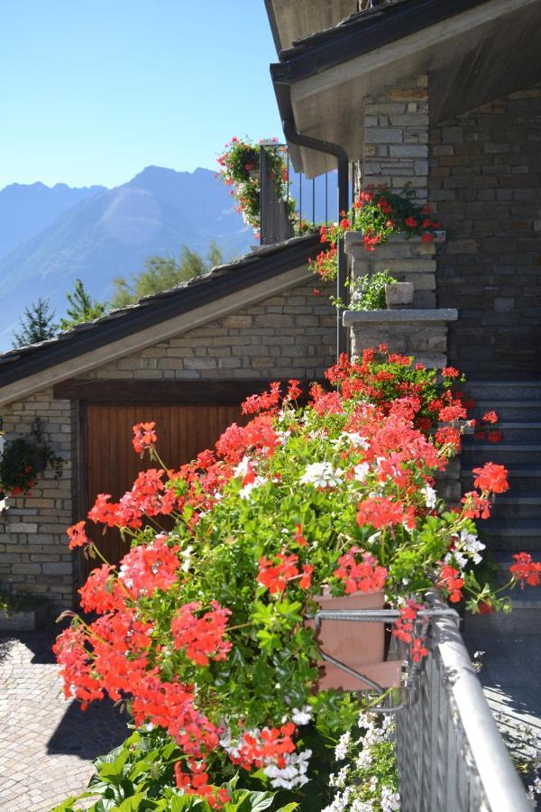 Gignod B&B Les Fleurs الغرفة الصورة